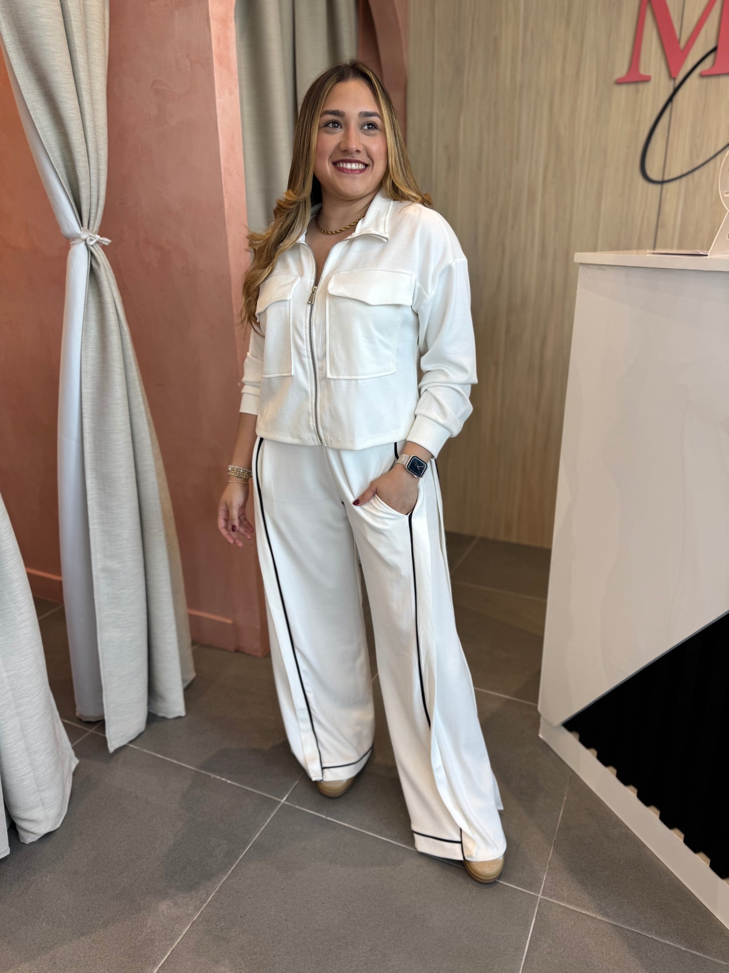 Akira White Comfy Set