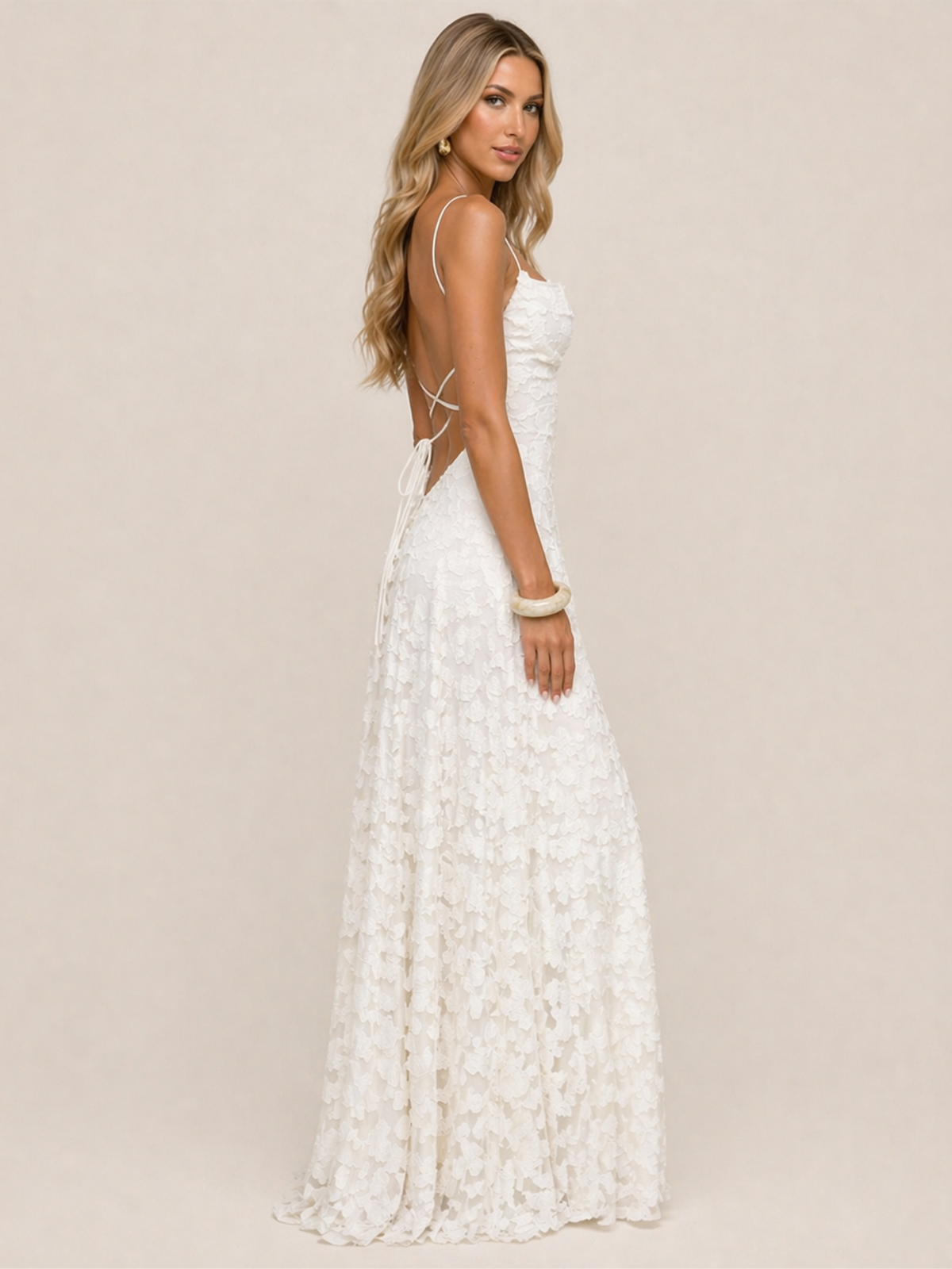 White Floral Strap Maxi Dress - 28 Ago