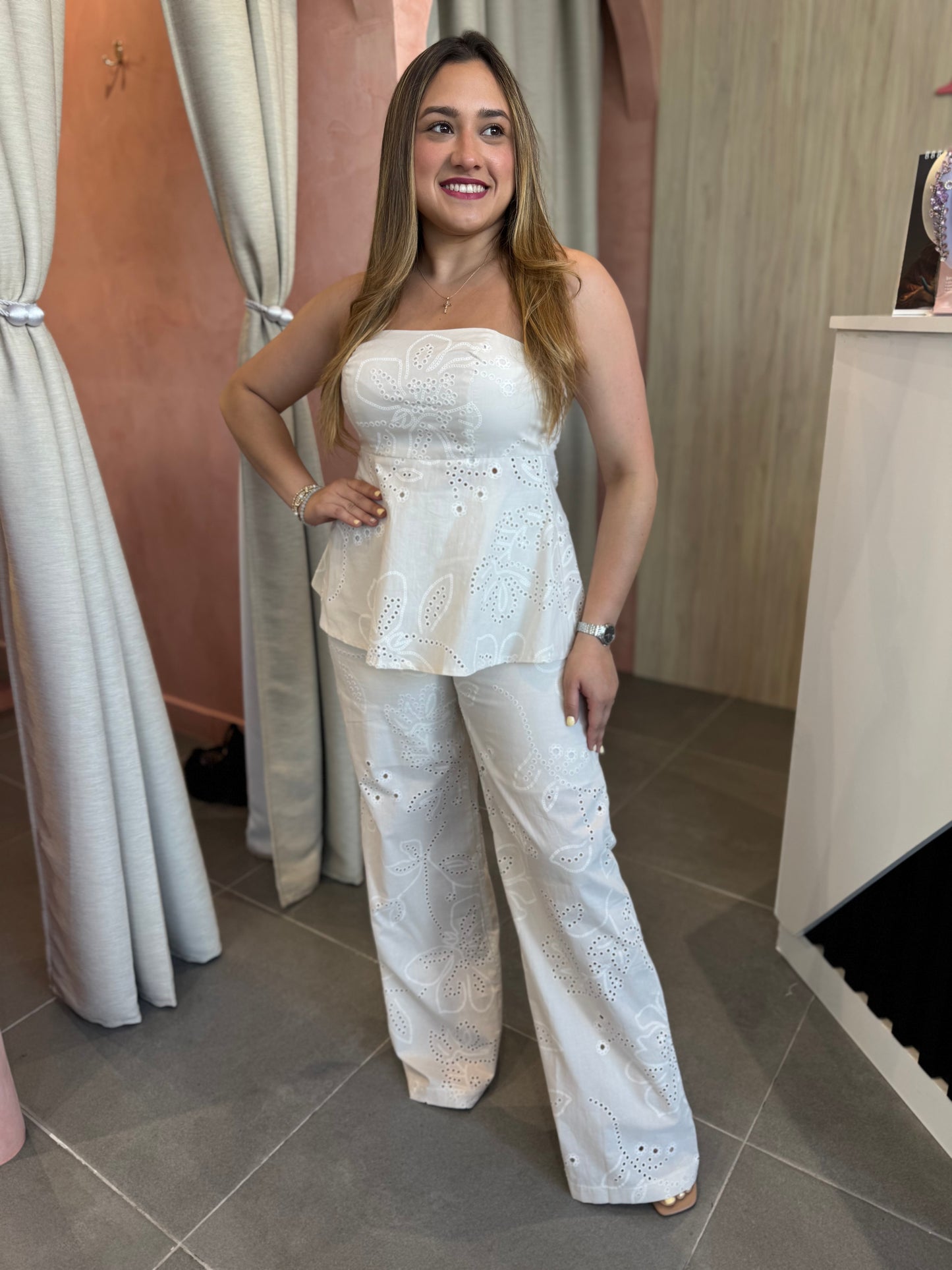 Set Mercedes Beige Bordado